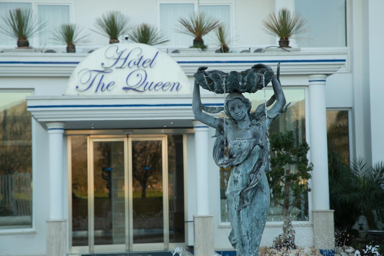 Hotel The Queen Pastorano Exteriér fotografie